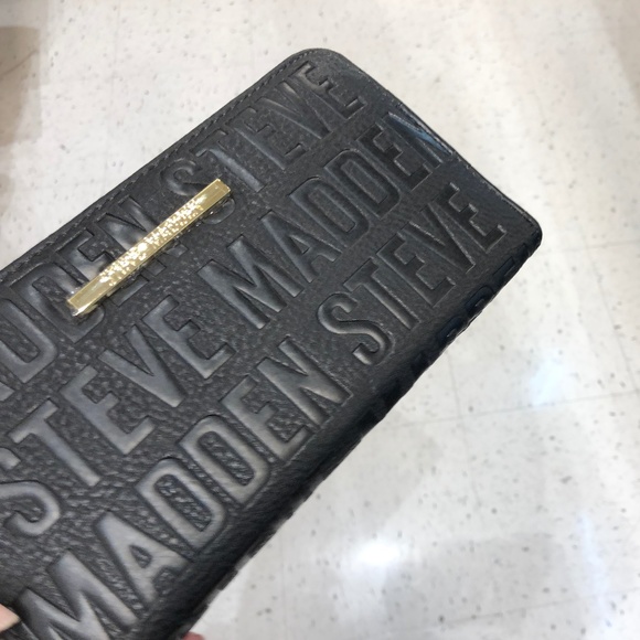 Black Steve Madden zip Around Logo Wallet - Picture 7 of 8